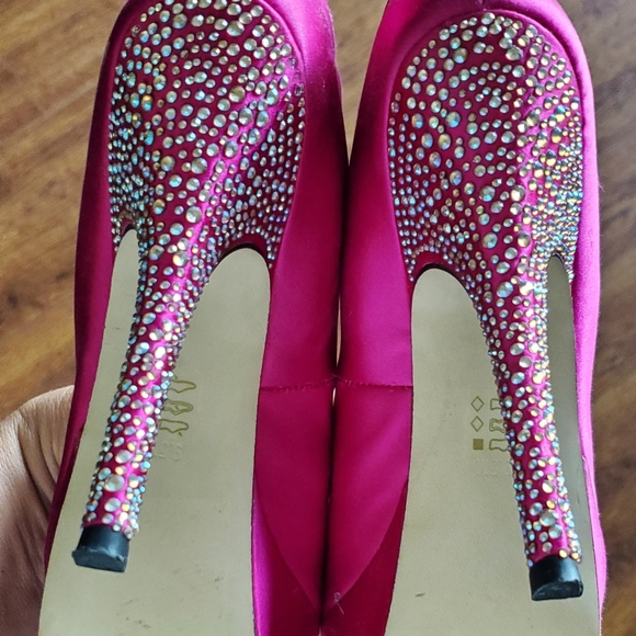 Steve Madden Platform Heels ๐ - Picture 3 of 4